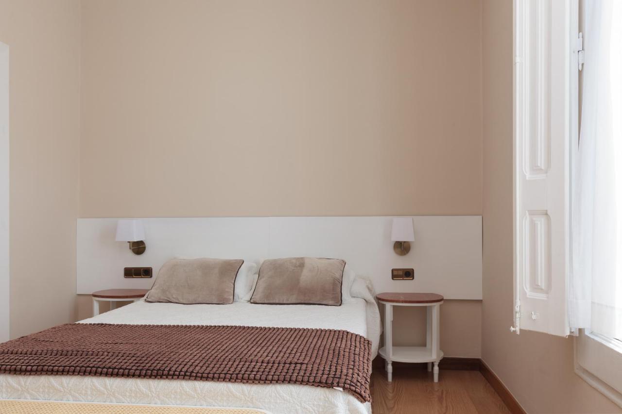 Hostal Oliva Barcelona Eksteriør billede