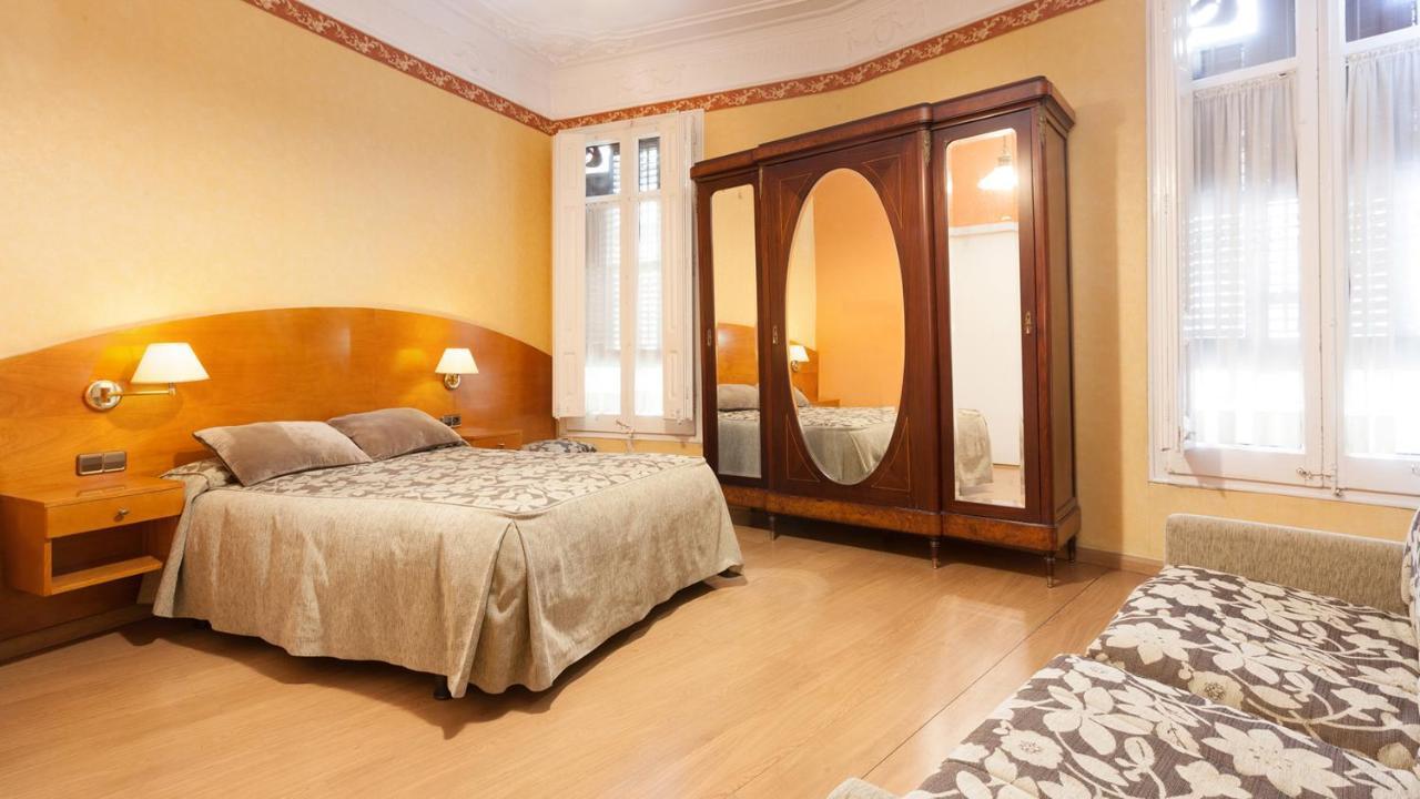 Hostal Oliva Barcelona Eksteriør billede