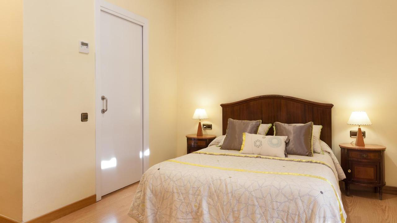 Hostal Oliva Barcelona Eksteriør billede